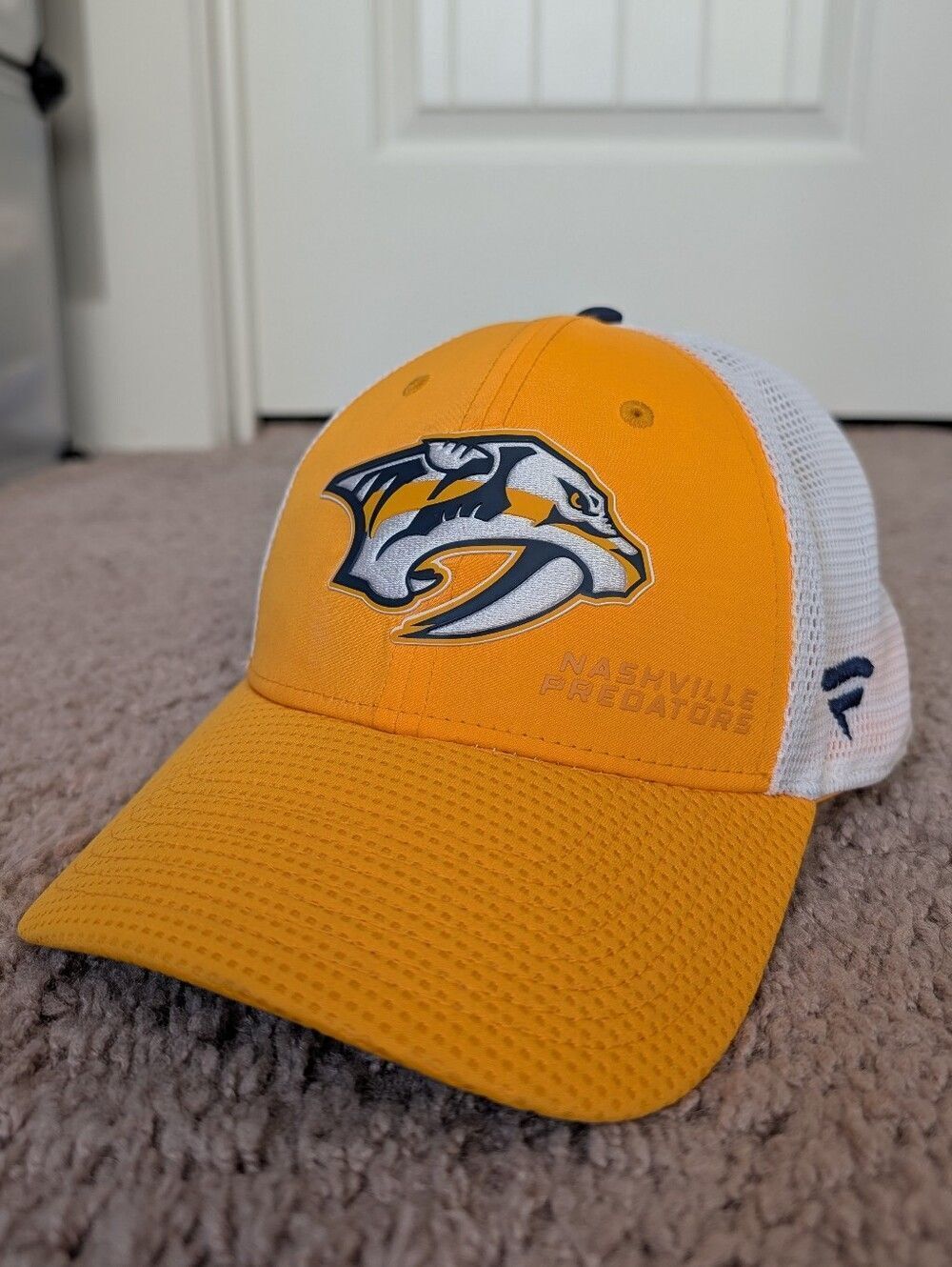 Fanatics Mens Yellow White Nashville Predators Yellow White Mesh Snapback Hat OS